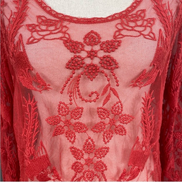 A Peach | Bird and Floral Lace Bell
Sleeve Blouse - Picture 6 of 7